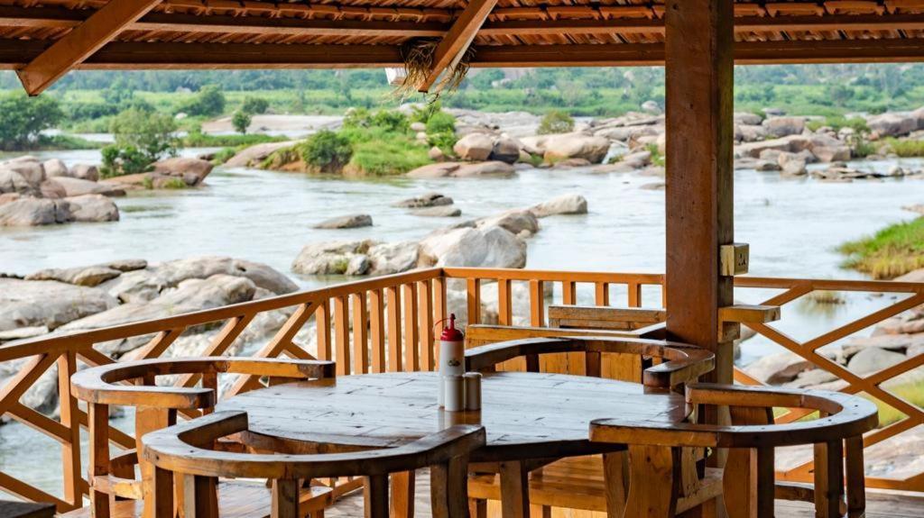 Hotel Leo Woods Hampi River View Zewnętrze zdjęcie
